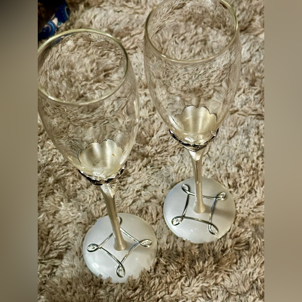 Elegant Silver wedding Champagne Flutes